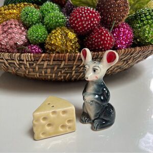 Quirky Mouse and Swiss Cheese Salt and Pepper Shakers Set